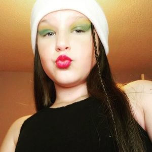 Meet your Posher, Toni